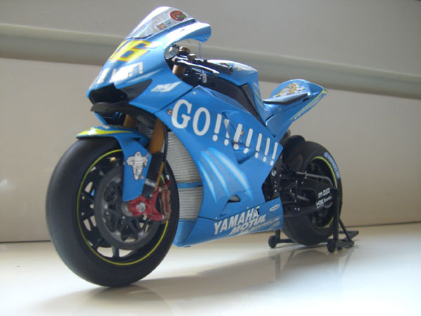 Yamaha YZR-M1 front view